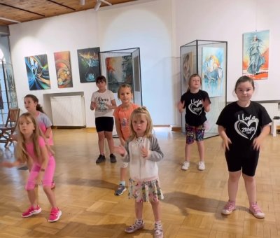 Okładka albumu: Zajęcia dodatkowe z Domem Kultury